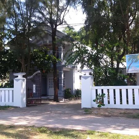 Nguyet Anh Guesthouse Lang Co Bagian luar foto