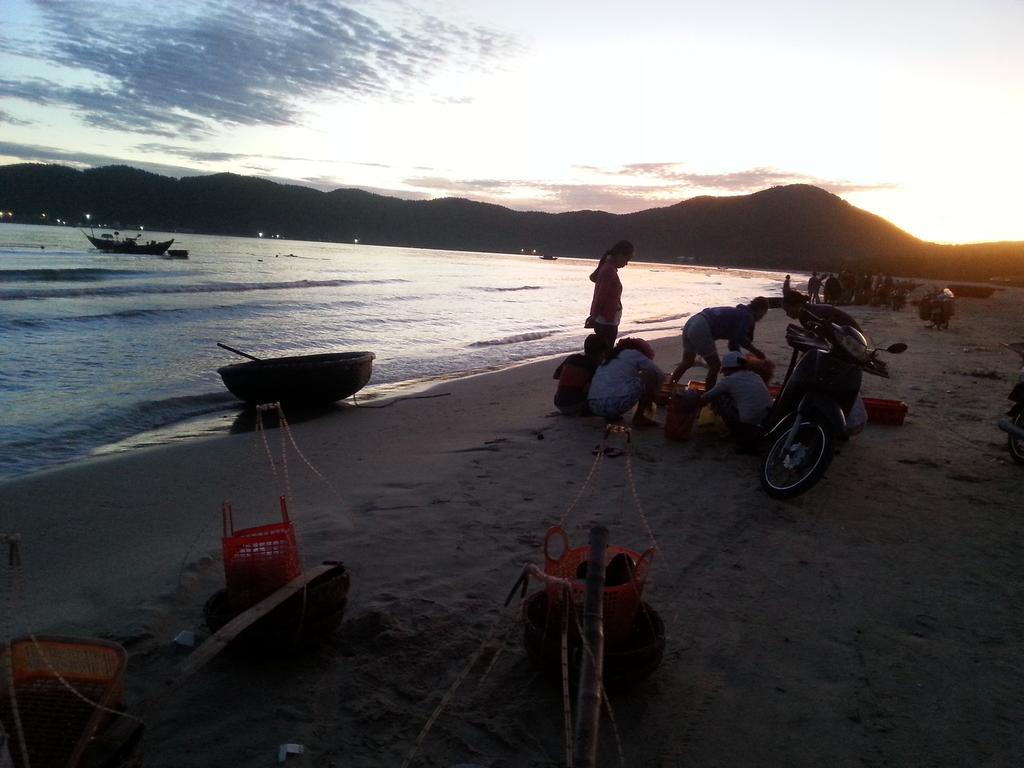 Nguyet Anh Guesthouse Lang Co Bagian luar foto