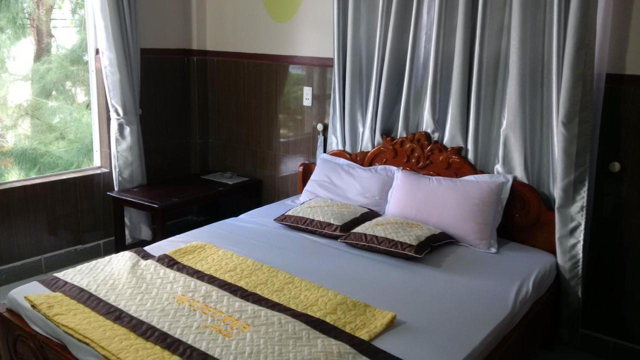 Nguyet Anh Guesthouse Lang Co Bagian luar foto
