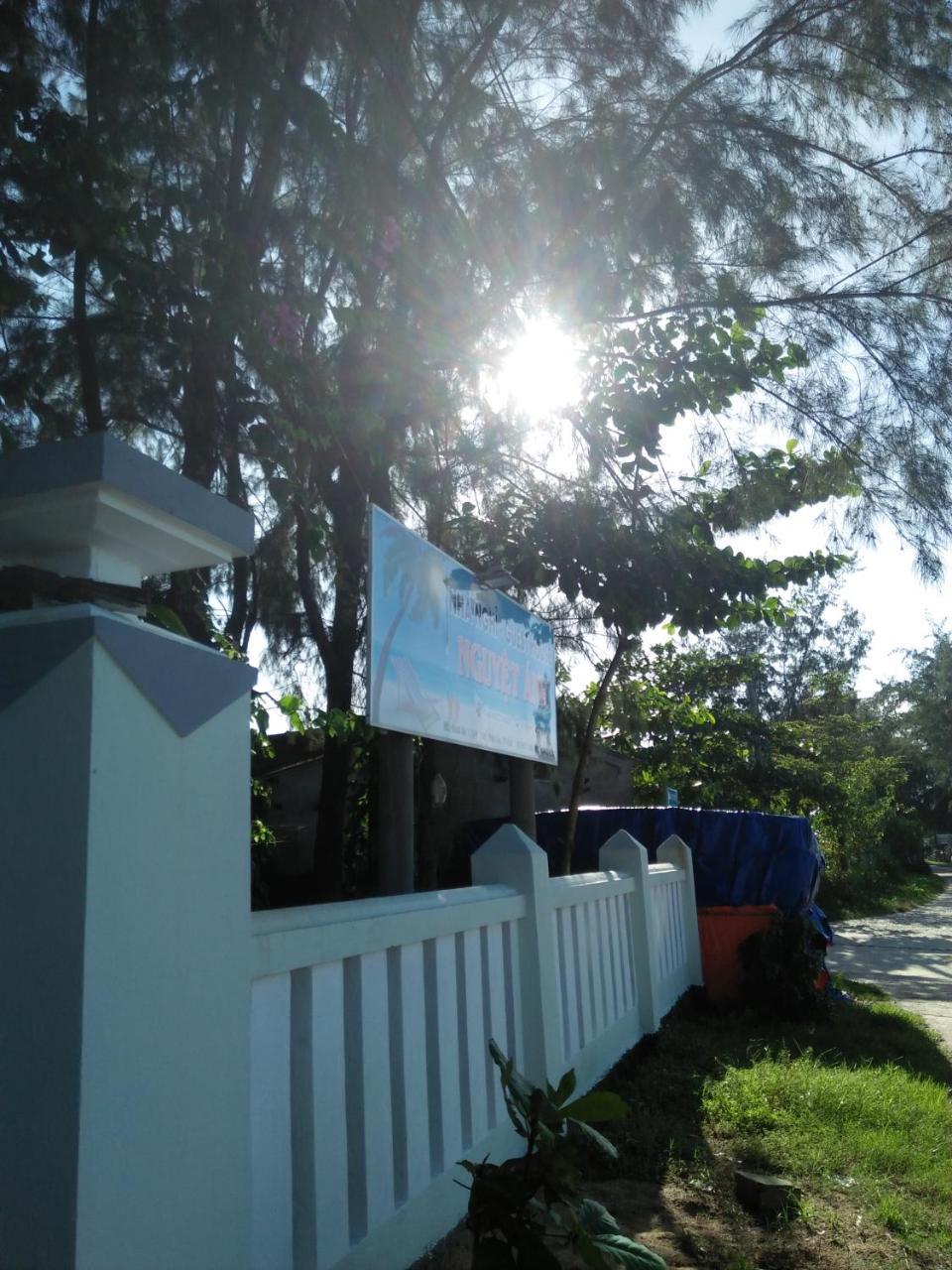 Nguyet Anh Guesthouse Lang Co Bagian luar foto